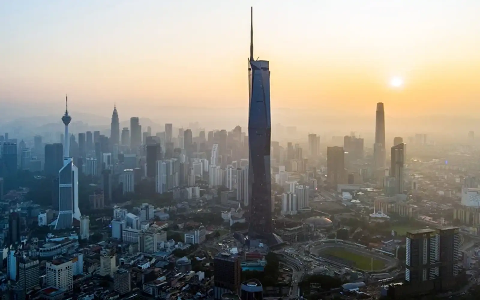 Cover Image for Foreign investors extend selling streak, with RM206mil outflow