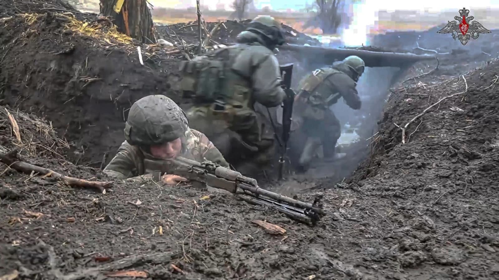 Cover Image for Ukraine orders more evacuations as Russia steps up pressure