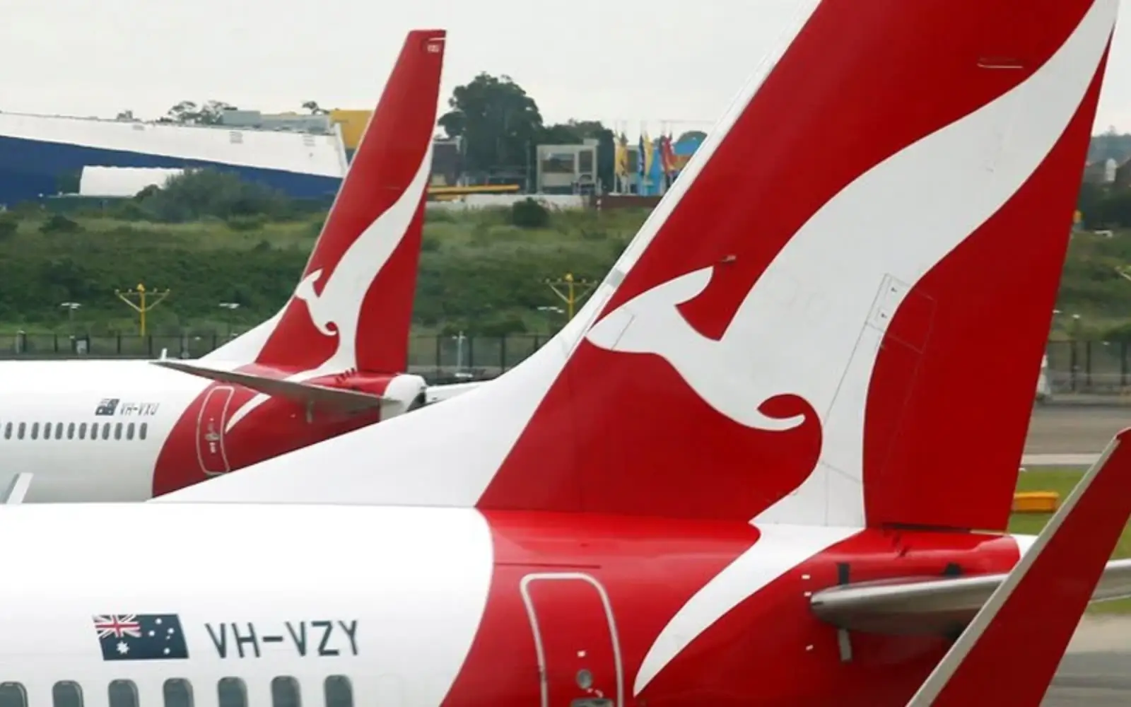 Cover Image for Qantas fined US$58mil over illegal layoffs during pandemic