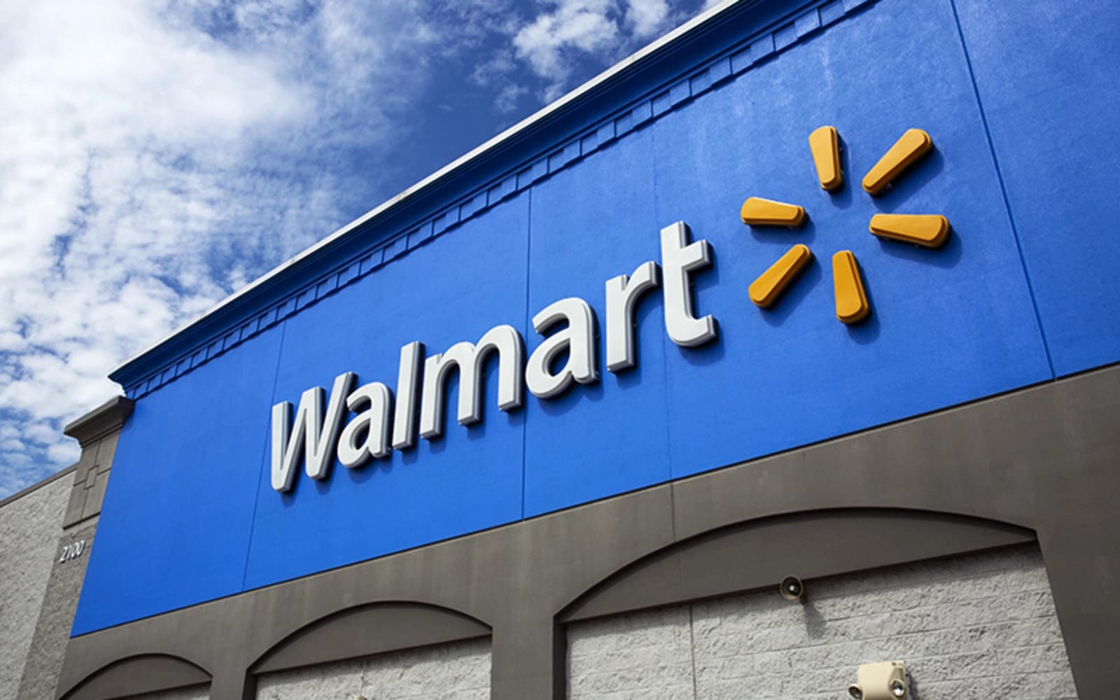 Cover Image for Walmart expects better sales, earnings as shoppers squeezed by tariffs