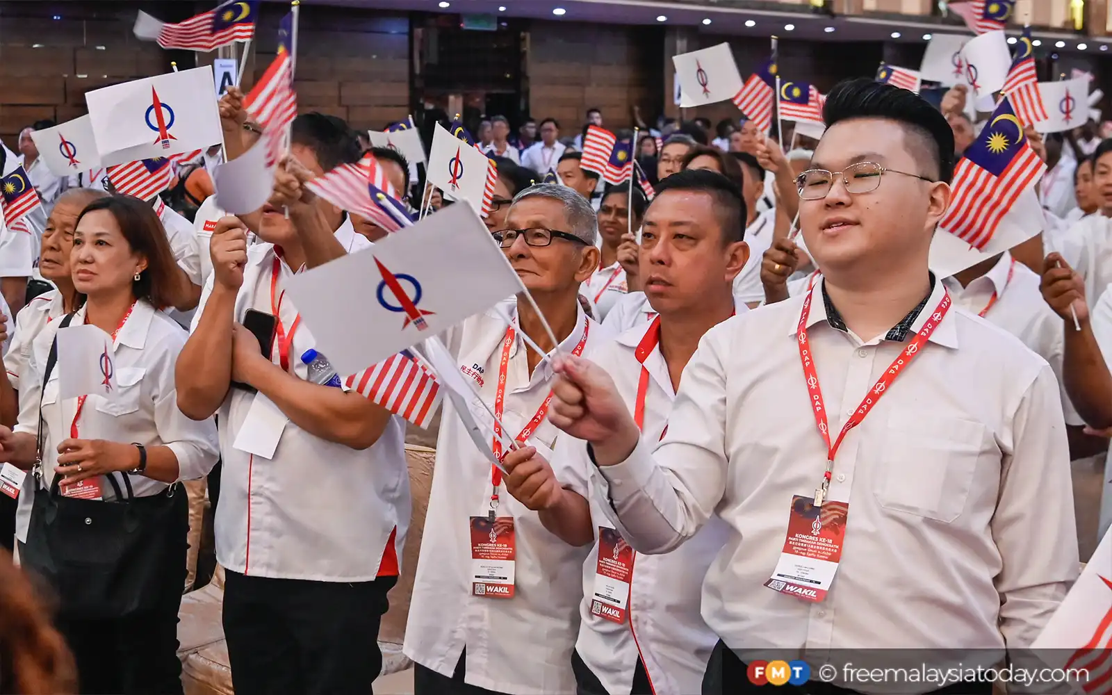 Cover Image for Kongres untuk dengar suara ahli berkait peranan dalam kerajaan, kata Chow