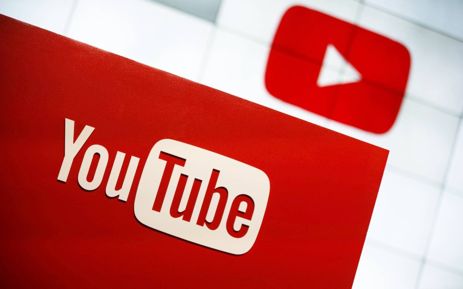 Cover Image for YouTube turns to AI to spot children posing as adults