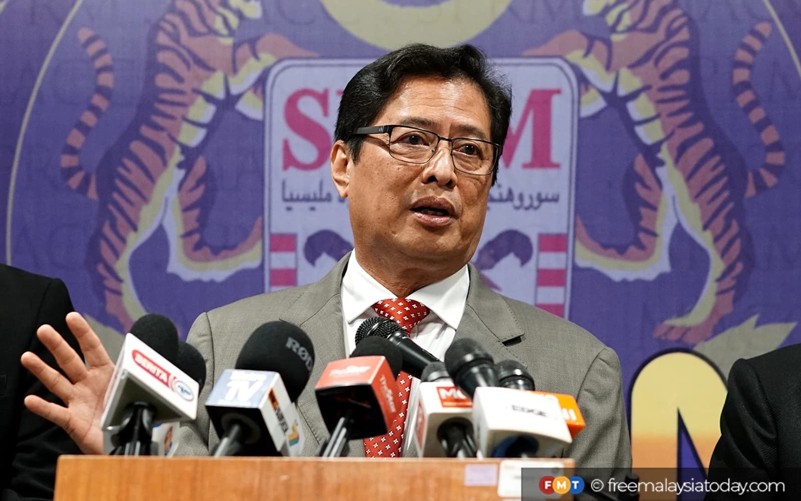 Cover Image for MACC checking properties linked to detained top DBKL official