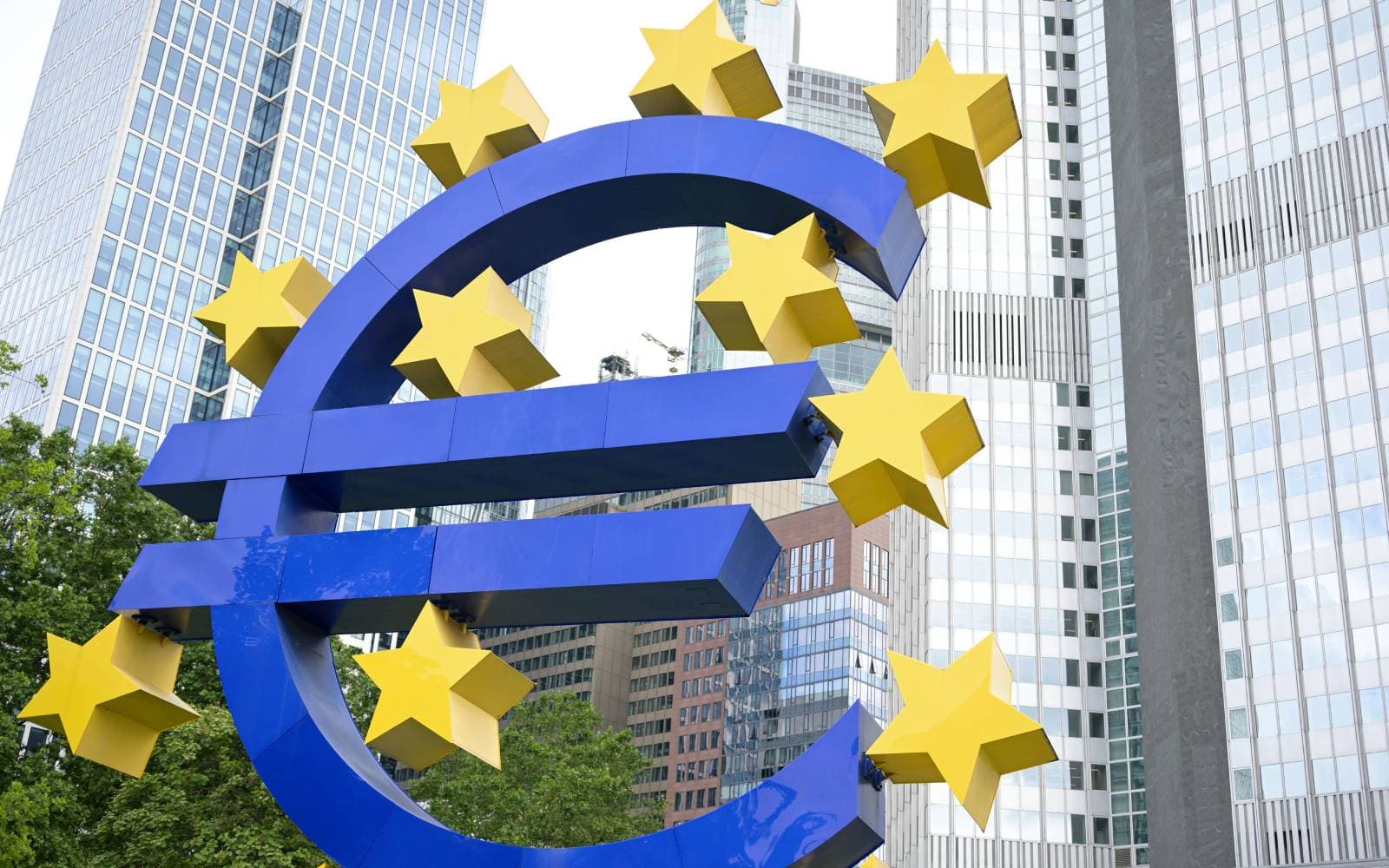 Cover Image for ECB expected to hold rates as Trump tariff uncertainty lingers