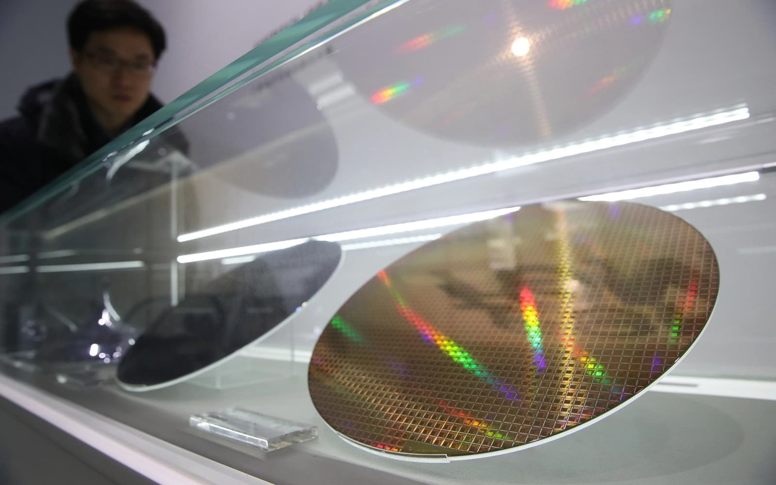 Cover Image for Chip firms in Malaysia pause investment plans on tariff angst