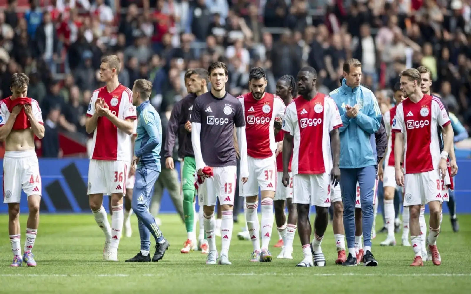 Cover Image for Farioli leaves Ajax after title bid collapse