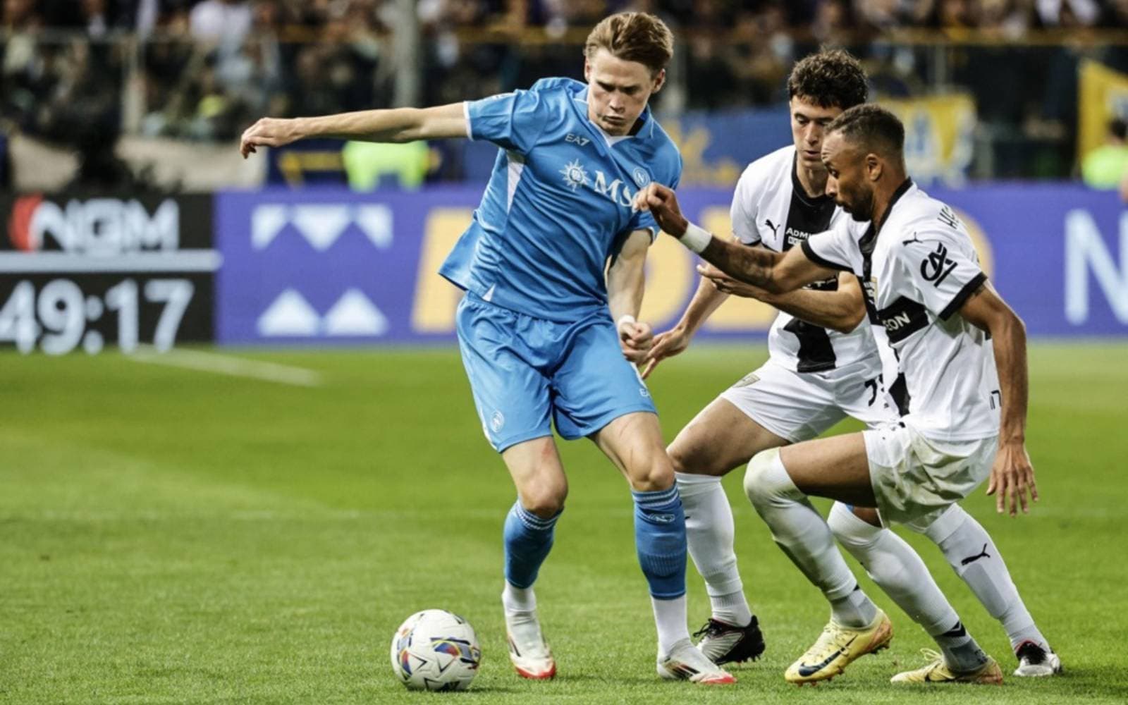 Cover Image for Napoli close in on Serie A title despite Parma stalemate