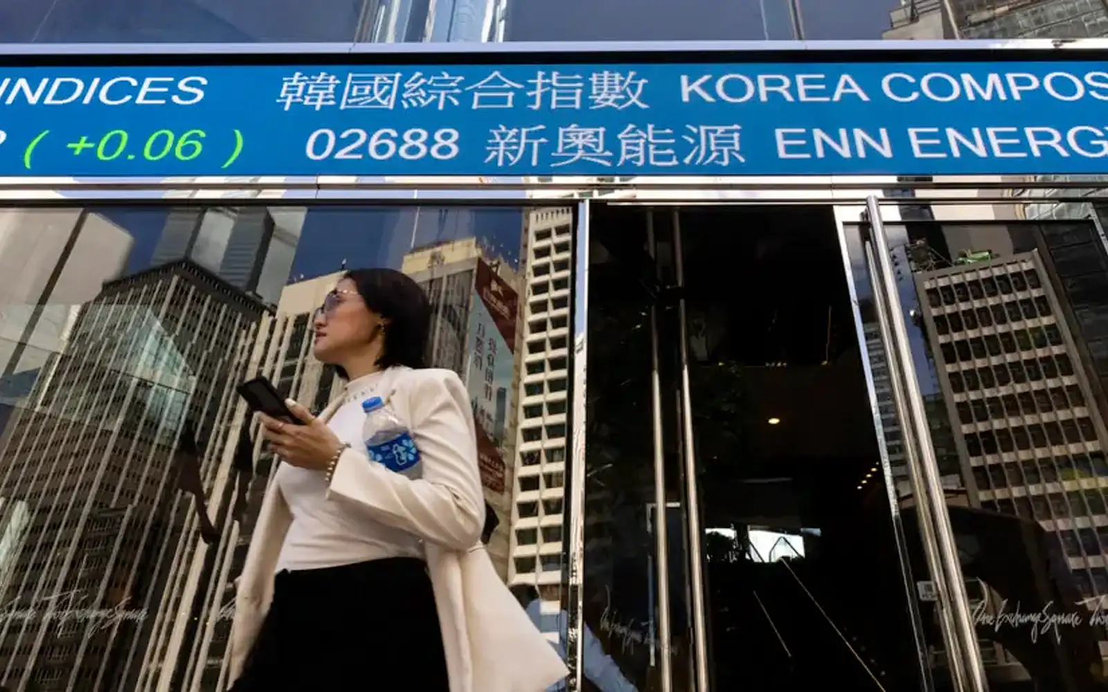 Cover Image for China stocks rise on construction, rare earth gains