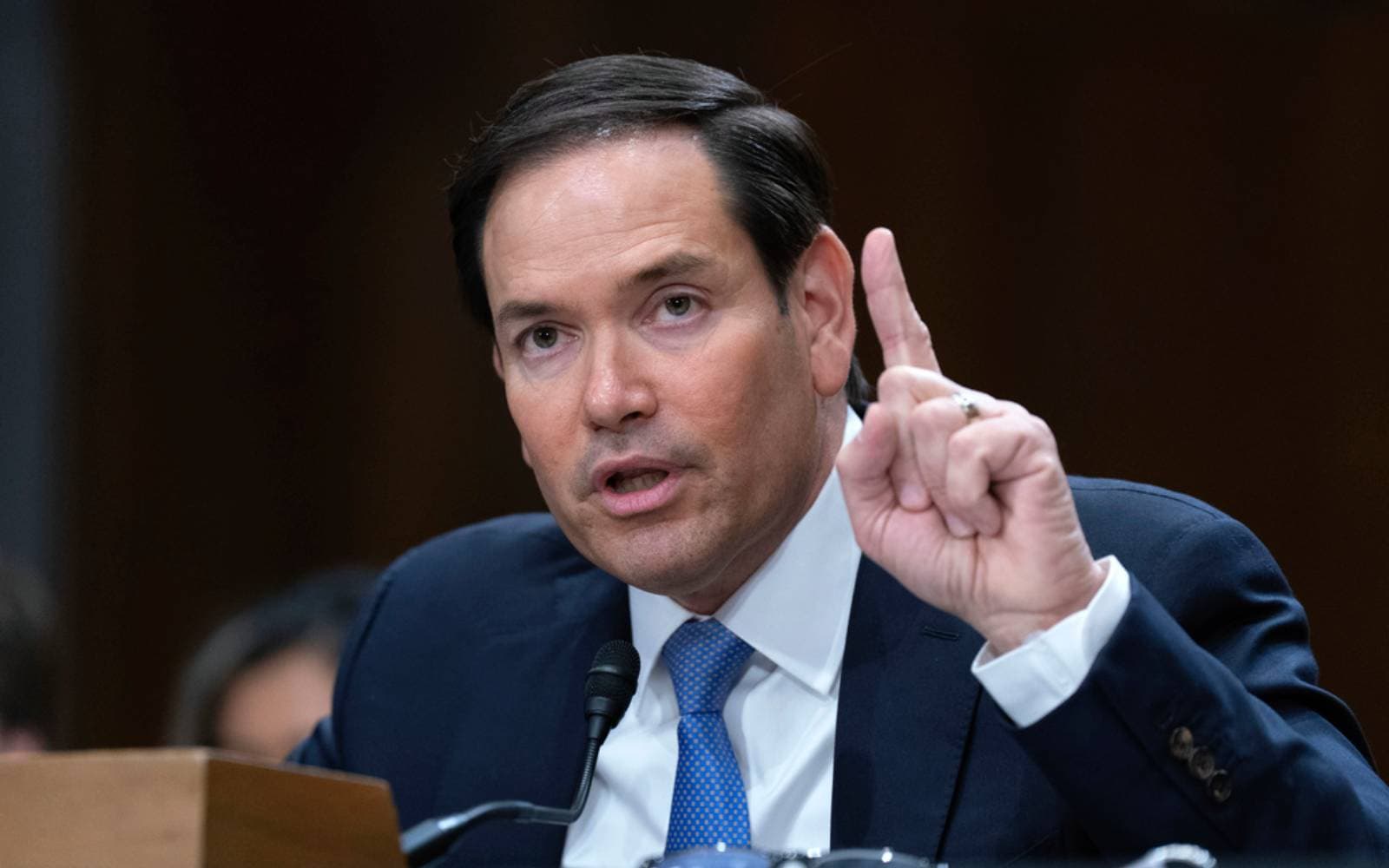Cover Image for US urges China to dissuade Iran from closing Strait of Hormuz