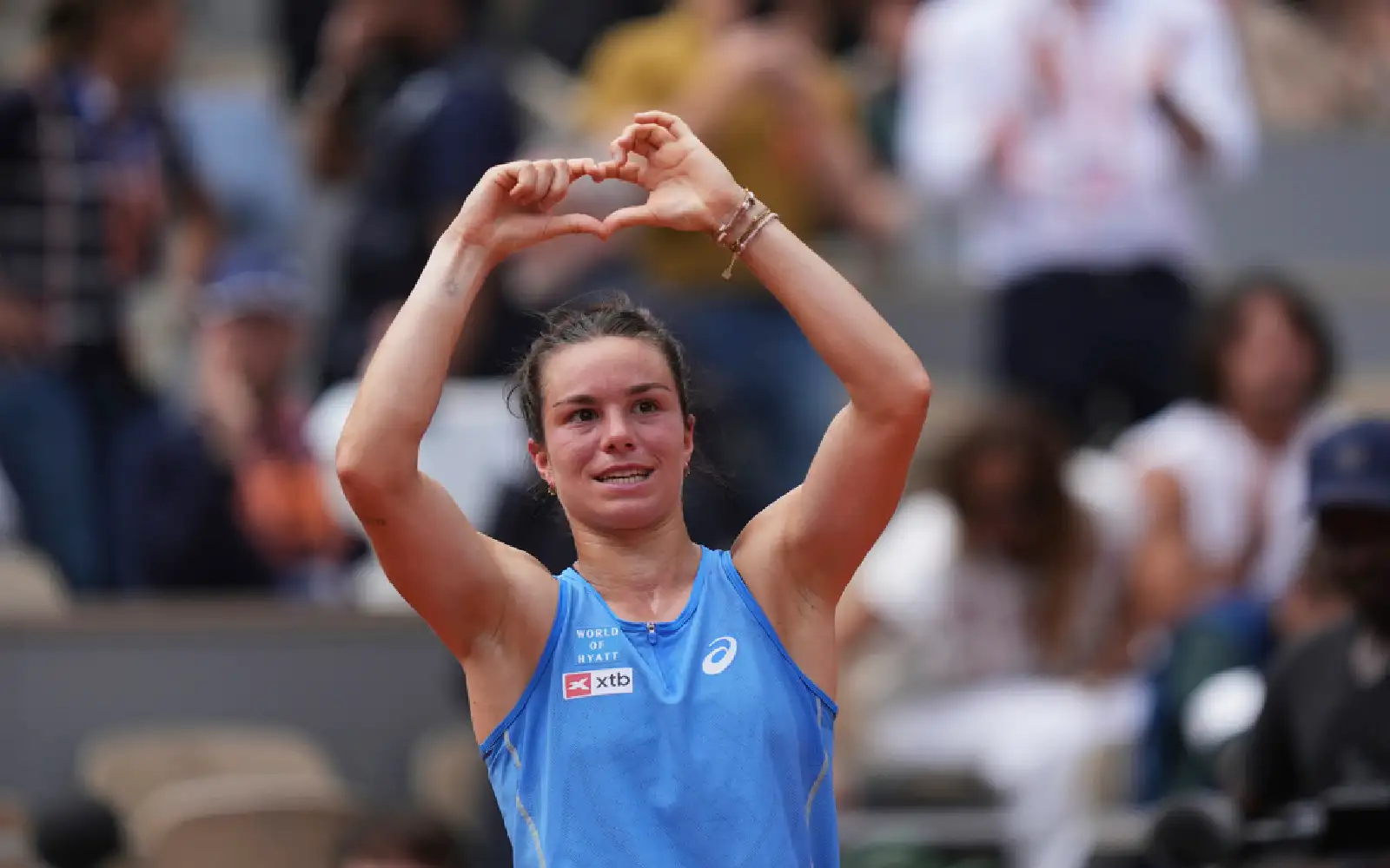 Cover Image for Boisson savours post-lunch support as she reaches last 8 in Paris