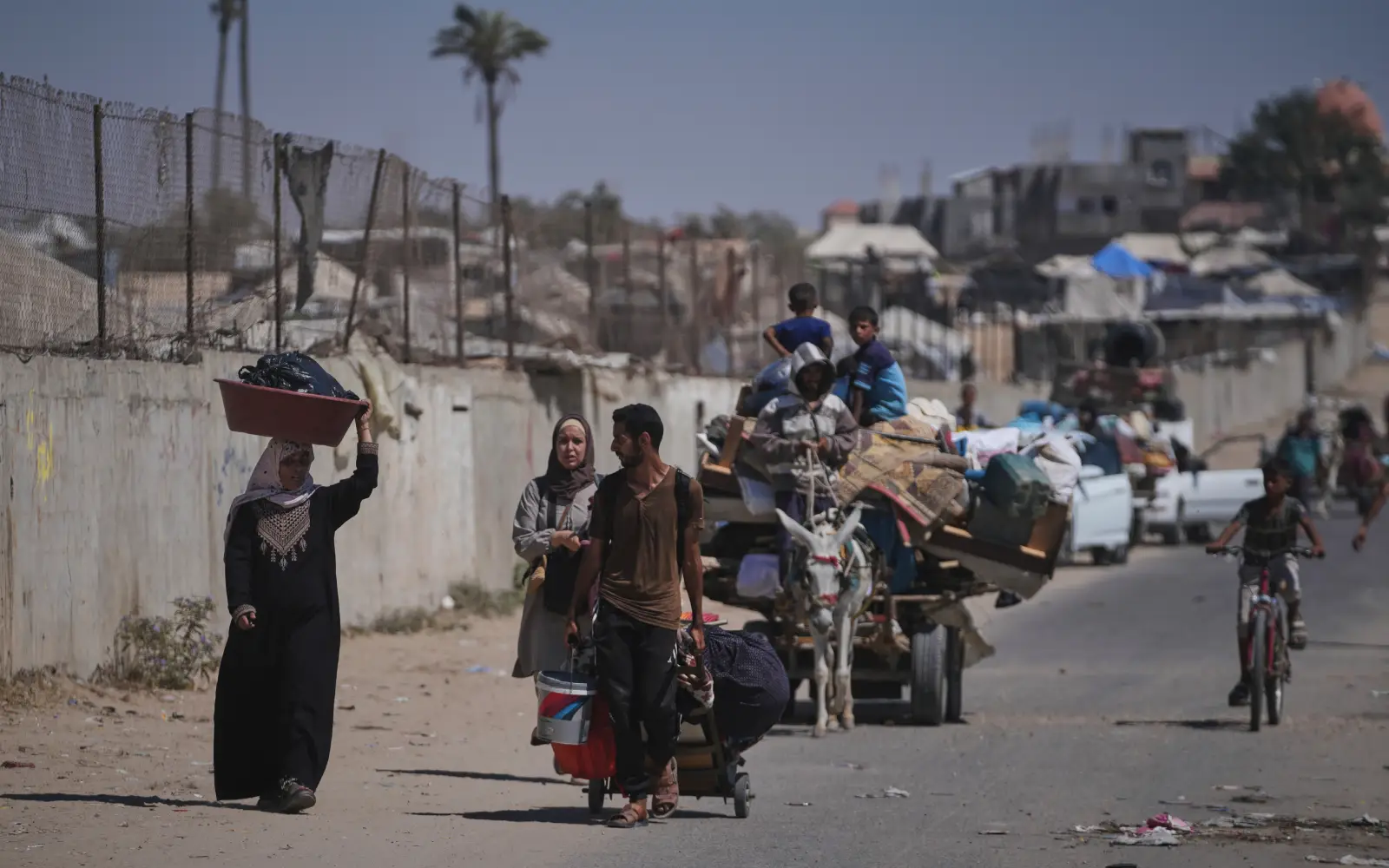 Cover Image for Israeli evacuation order in central Gaza ‘devastating’ to aid efforts, says UN