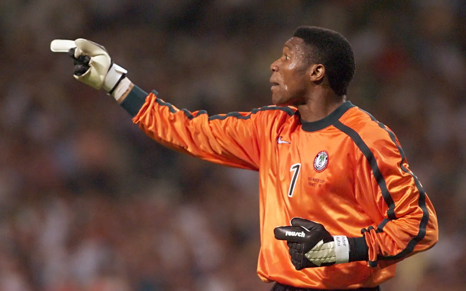 Cover Image for Former Nigeria goalkeeper Peter Rufai dies aged 61
