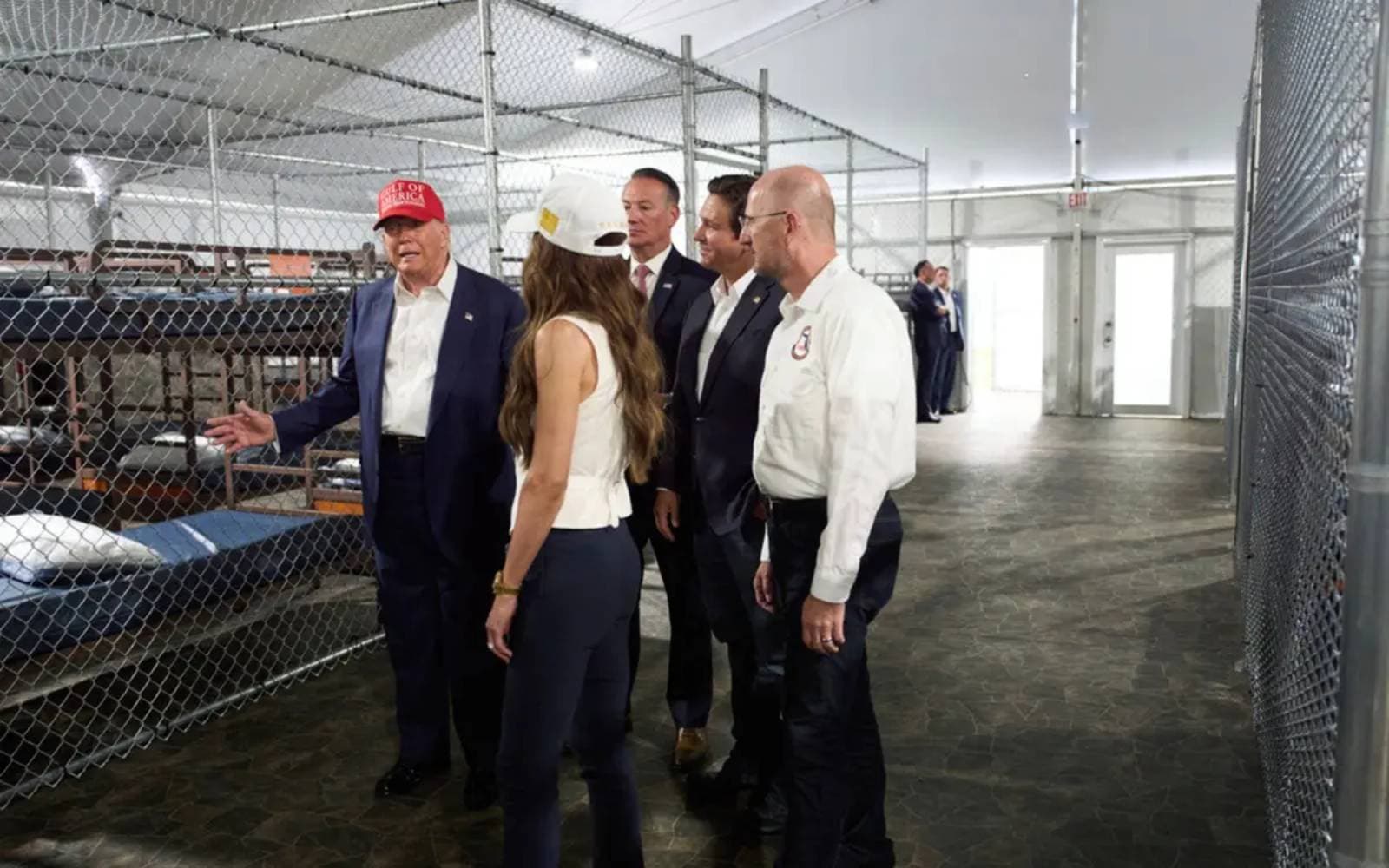 Cover Image for HRW says migrants face degrading treatment at US detention centres