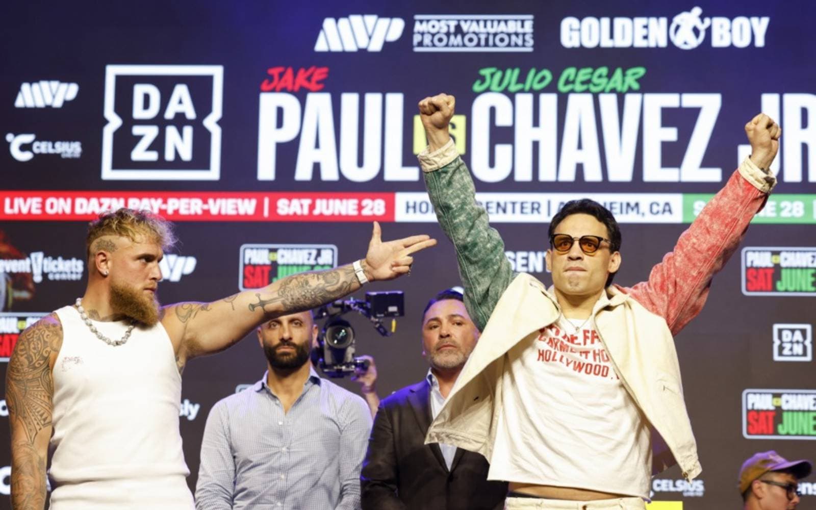 Cover Image for Mexican boxer Julio Cesar Chavez Jr arrested by US immigration
