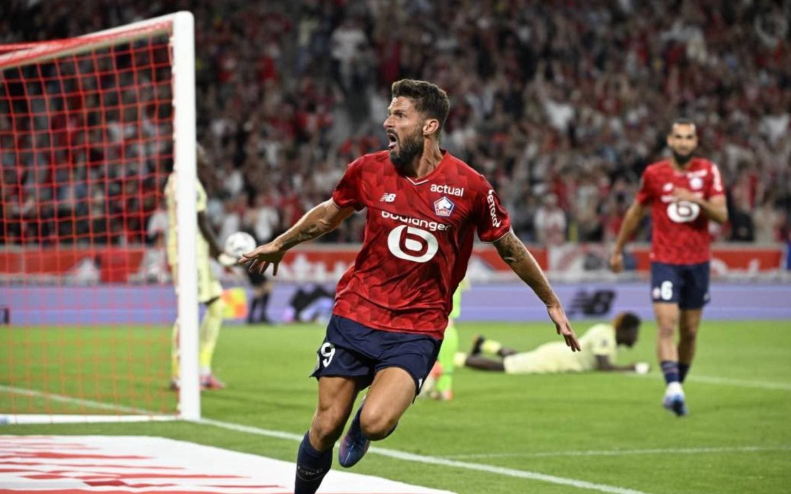Cover Image for ‘Big brother’ Giroud strikes late to lift Lille past Monaco