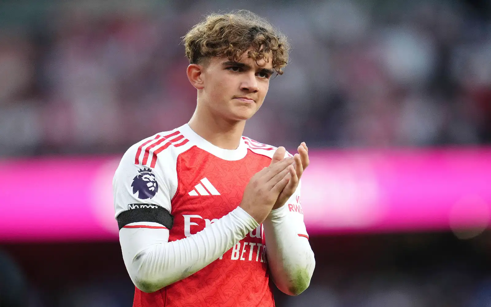 Cover Image for Rooney sees ‘massive future’ for Arsenal teen sensation Dowman