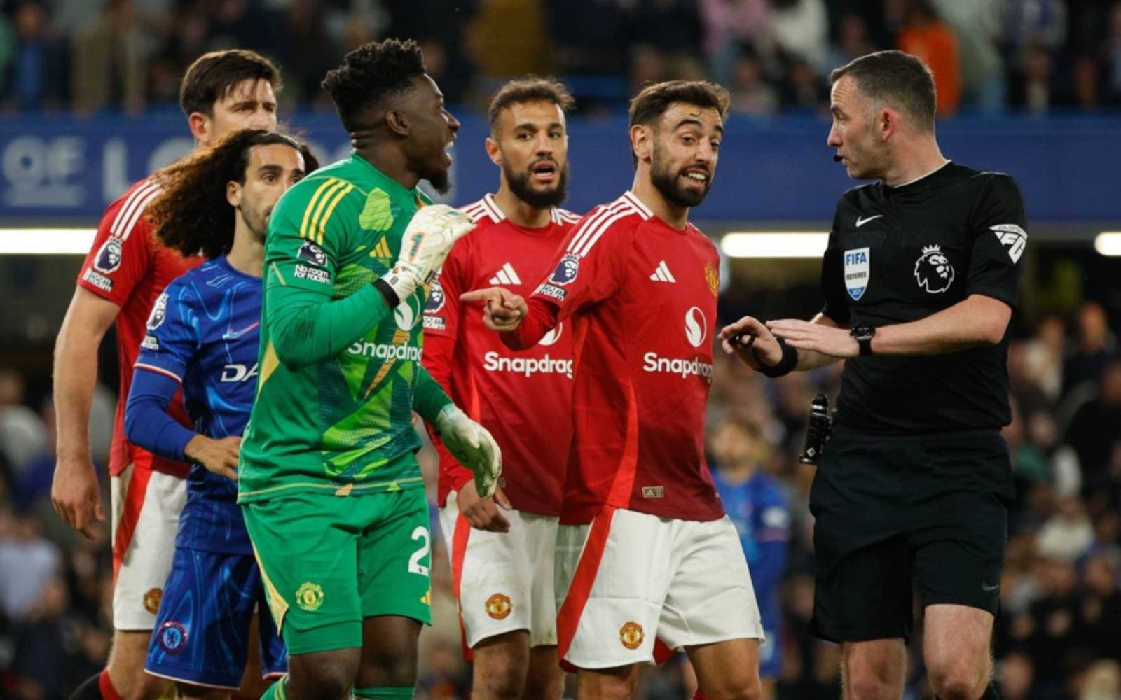 Cover Image for Premier League referees to crack down on players holding in the box