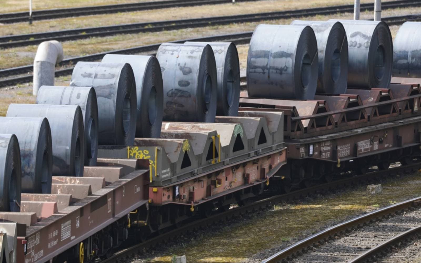 Cover Image for US widens metals tariffs to hit industrial goods, baby products
