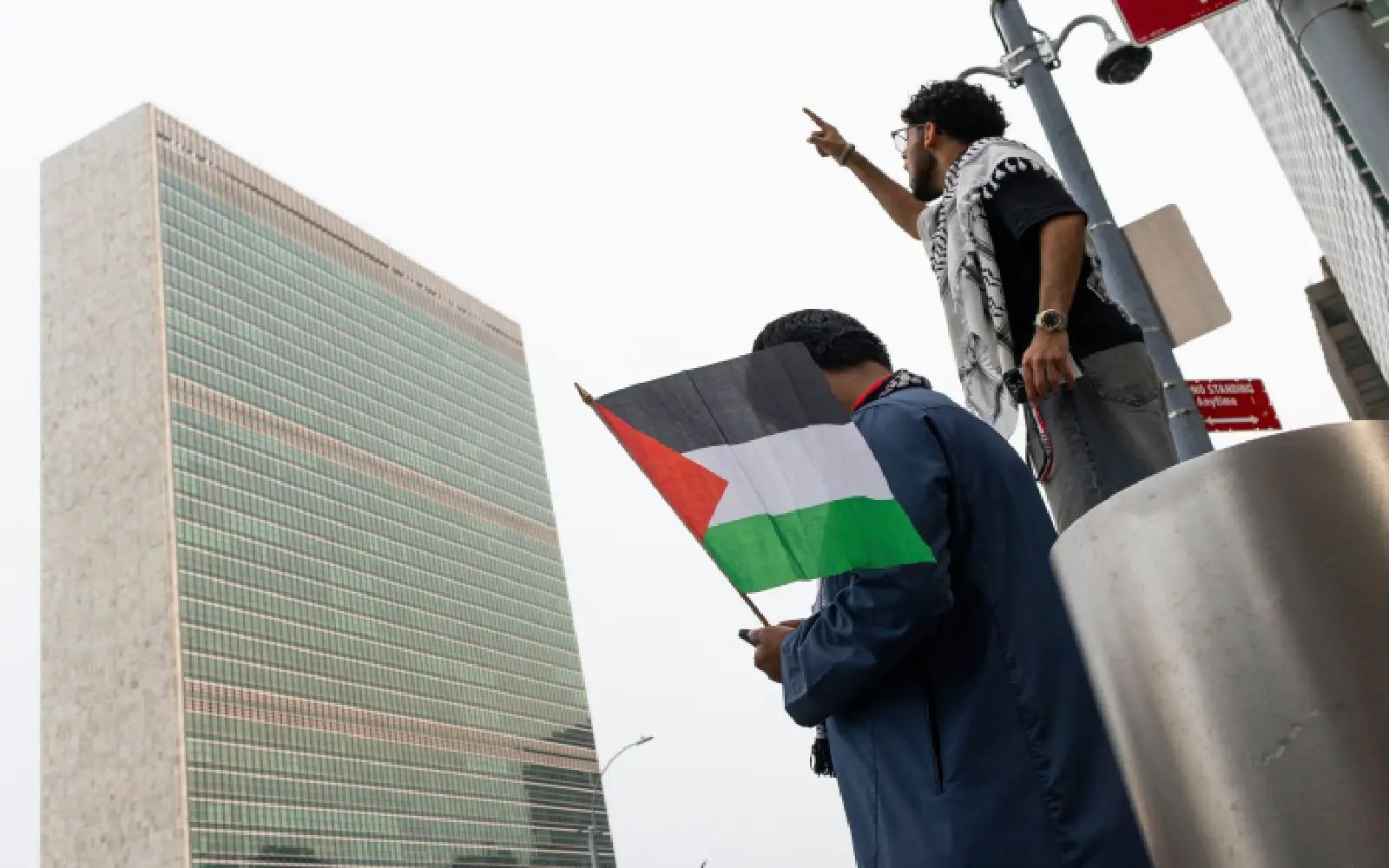Cover Image for US again vetoes UN Security Council Gaza ceasefire call