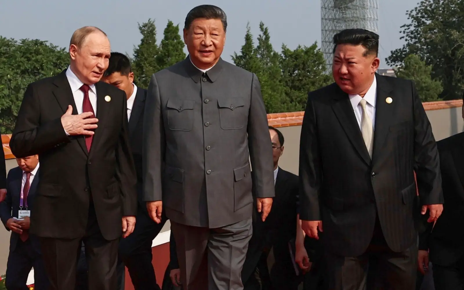 Cover Image for Hot mic picks up Putin and Xi discussing organ transplants and immortality