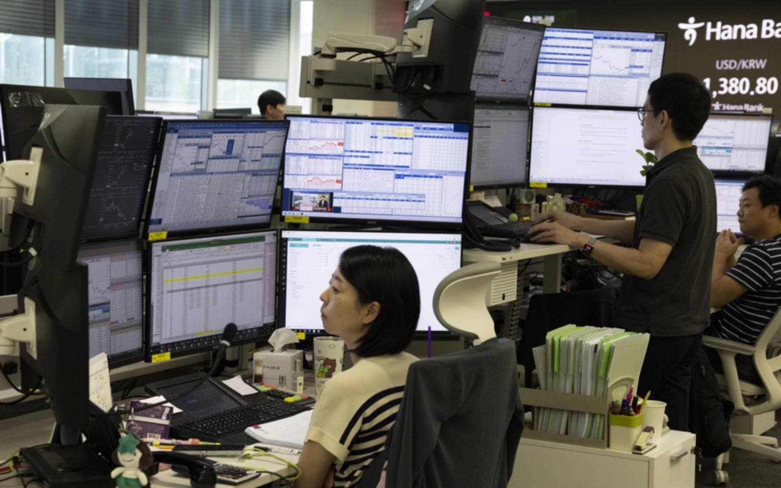 Cover Image for Stocks, precious metals rise as yen remains on intervention watch