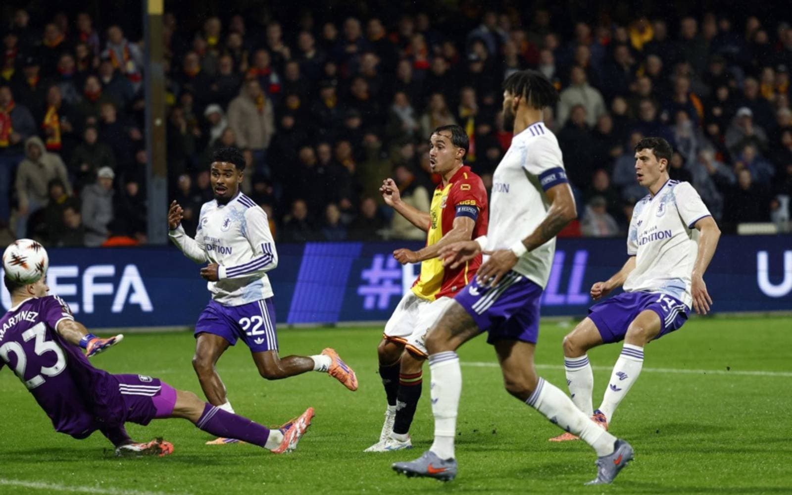 Cover Image for Villa shocked by Go Ahead Eagles, Rangers beaten on Rohl bow