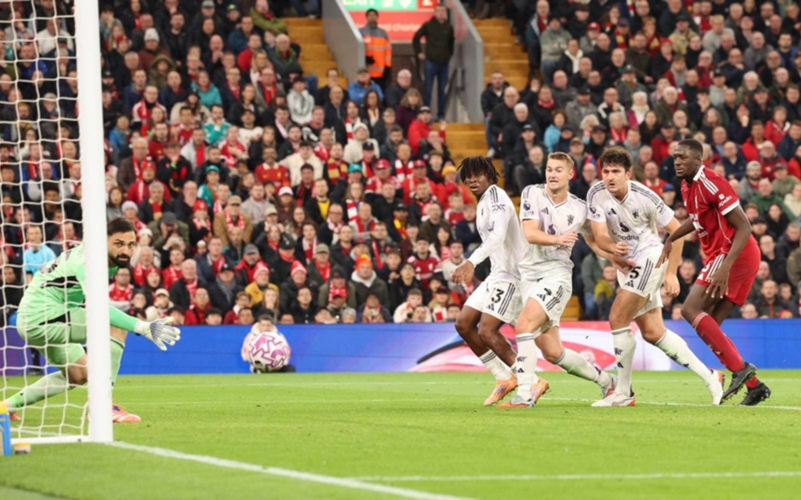 Cover Image for Man Utd stretch Liverpool’s losing streak to four games