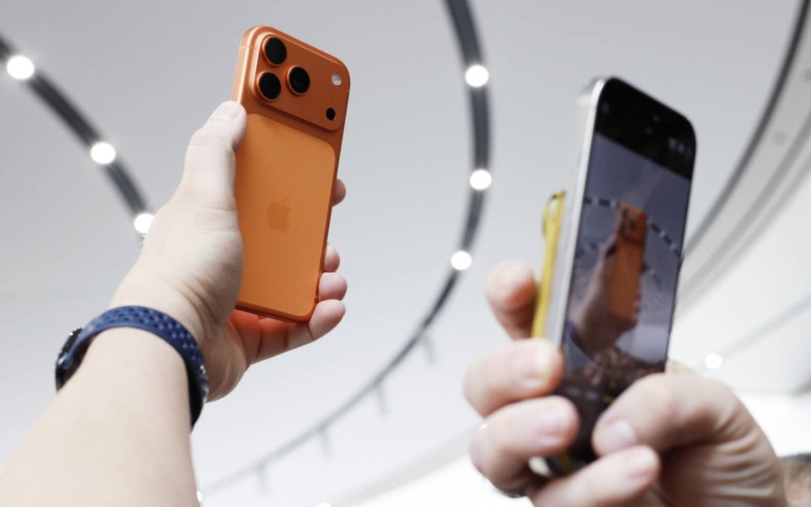 Cover Image for iPhone 17 outsells predecessor by 14% in early China, US sales
