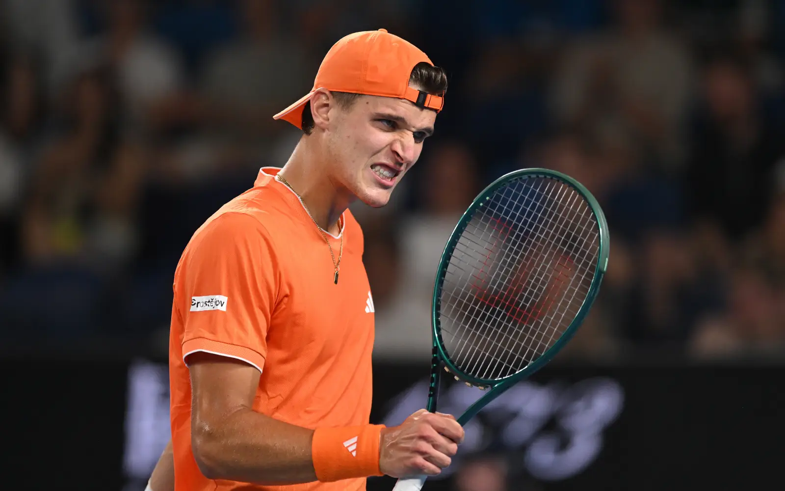 Cover Image for Djokovic through to Melbourne quarter-finals after Mensik pullout