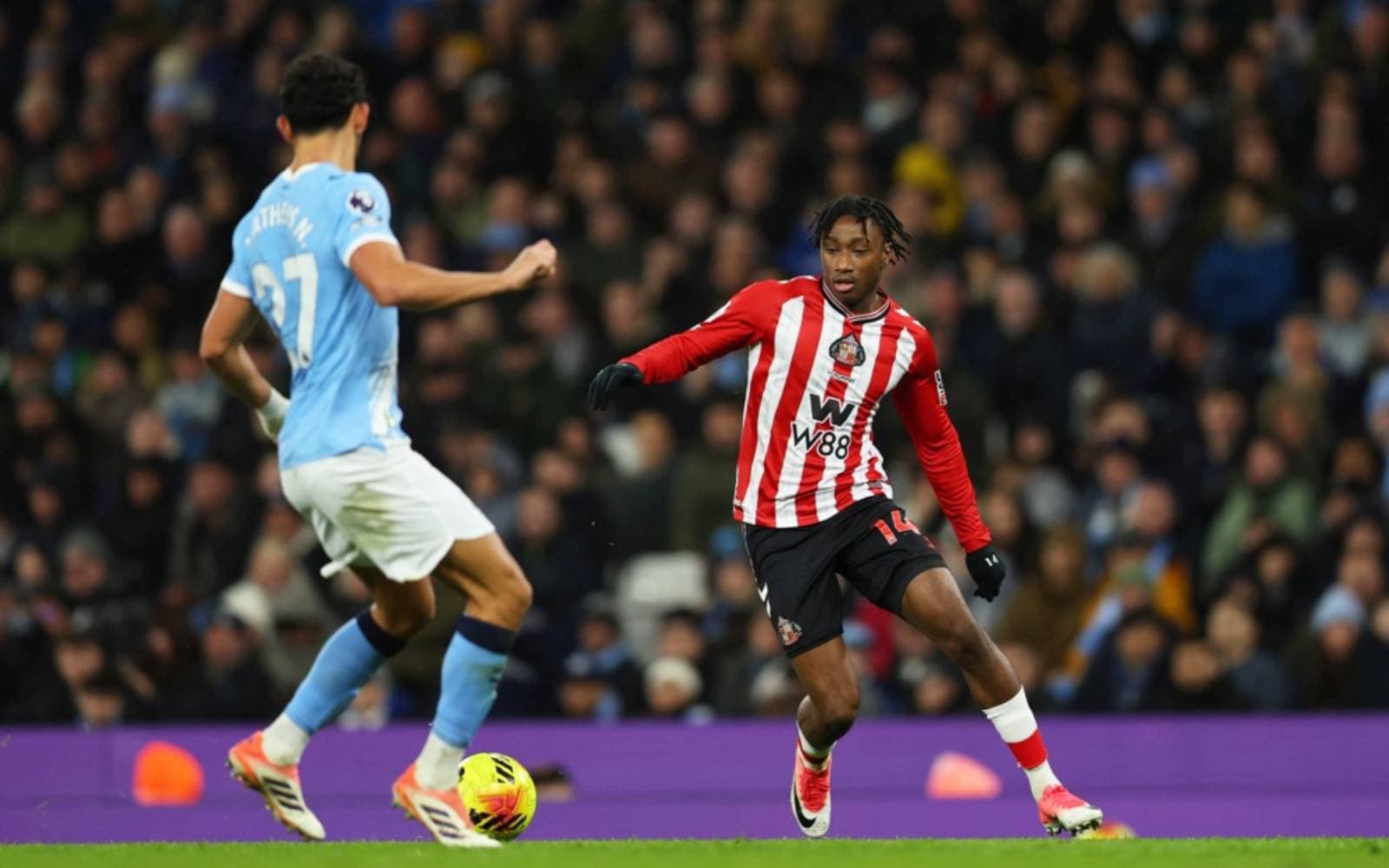 Cover Image for Wolves, Sunderland condemn racist abuse directed at players