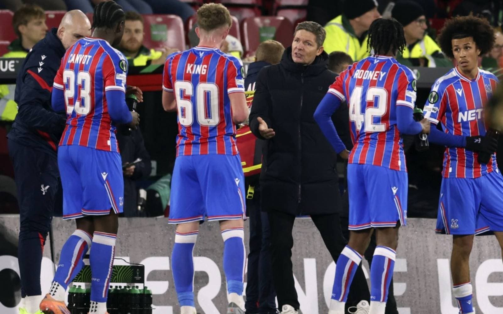 Cover Image for Palace boss Glasner shrugs off fan protest banner demanding exit