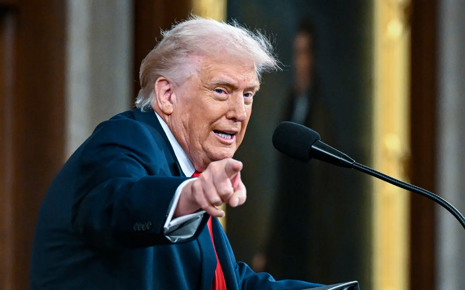 Cover Image for Trump tells Britain he does not need its help to win Iran war