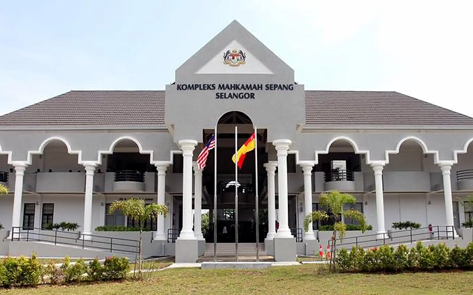 Cover Image for Temple chairman in Dengkil claims trial to criminal trespass