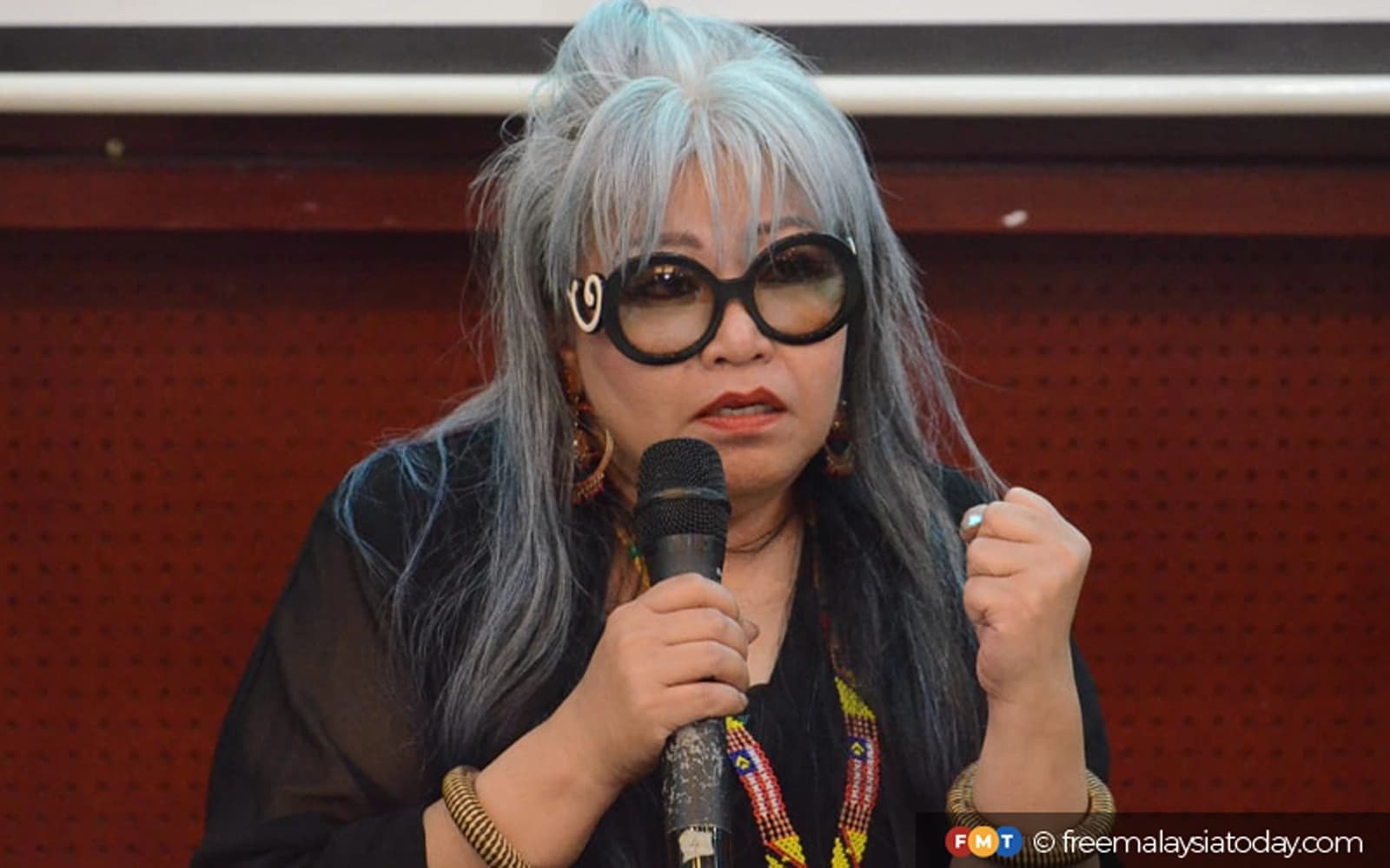 Cover Image for Siti Kasim menang saman penahanan tak sah polis