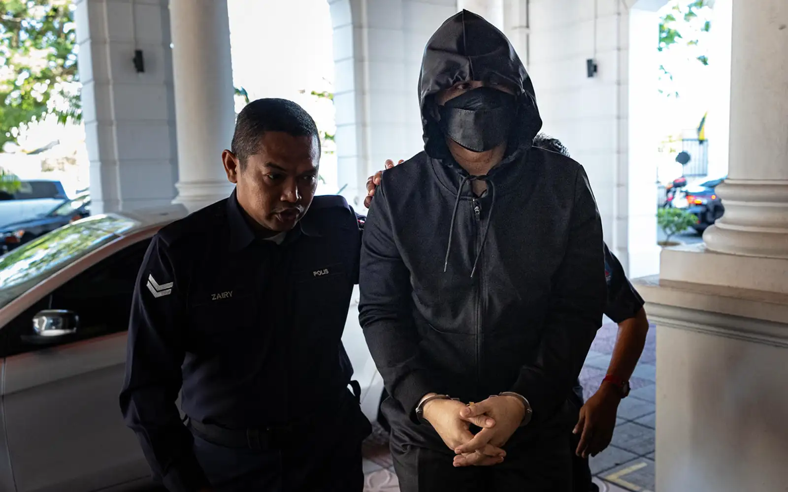 Cover Image for Witness denies case against senior cop expedited due to social media