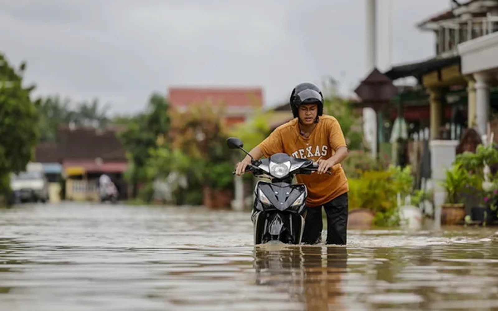 Cover Image for Bantuan tunai RM500 untuk 750 keluarga terjejas banjir di Selangor