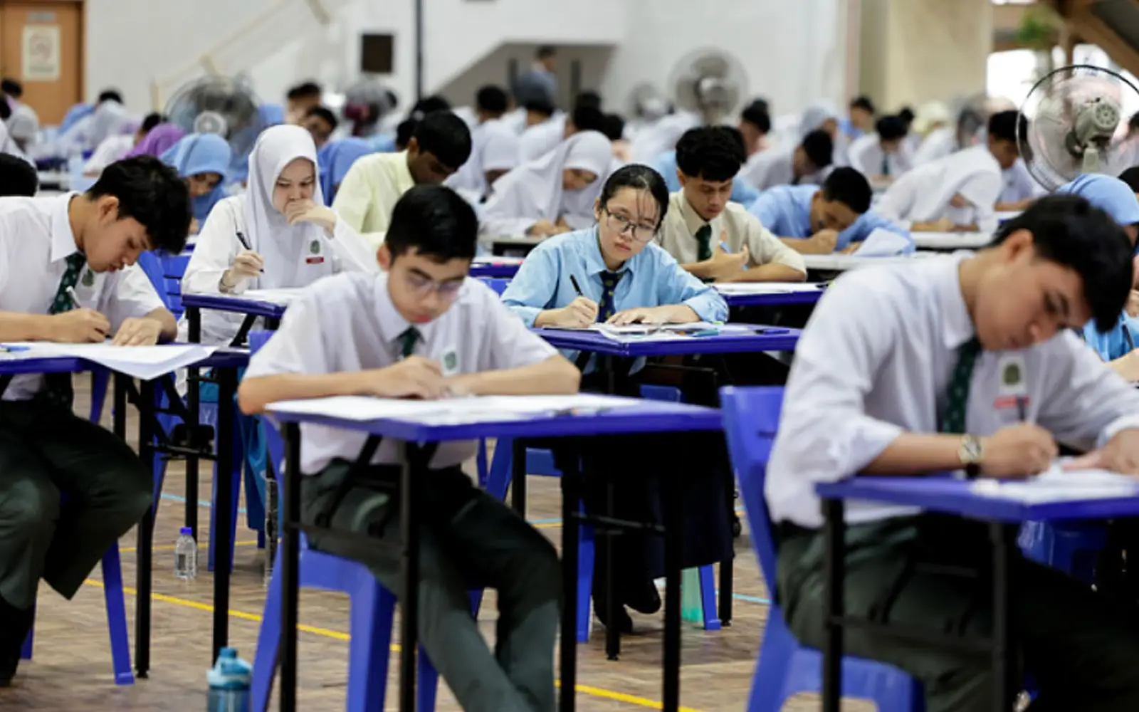 Cover Image for Ministry probing alleged sale of SPM papers