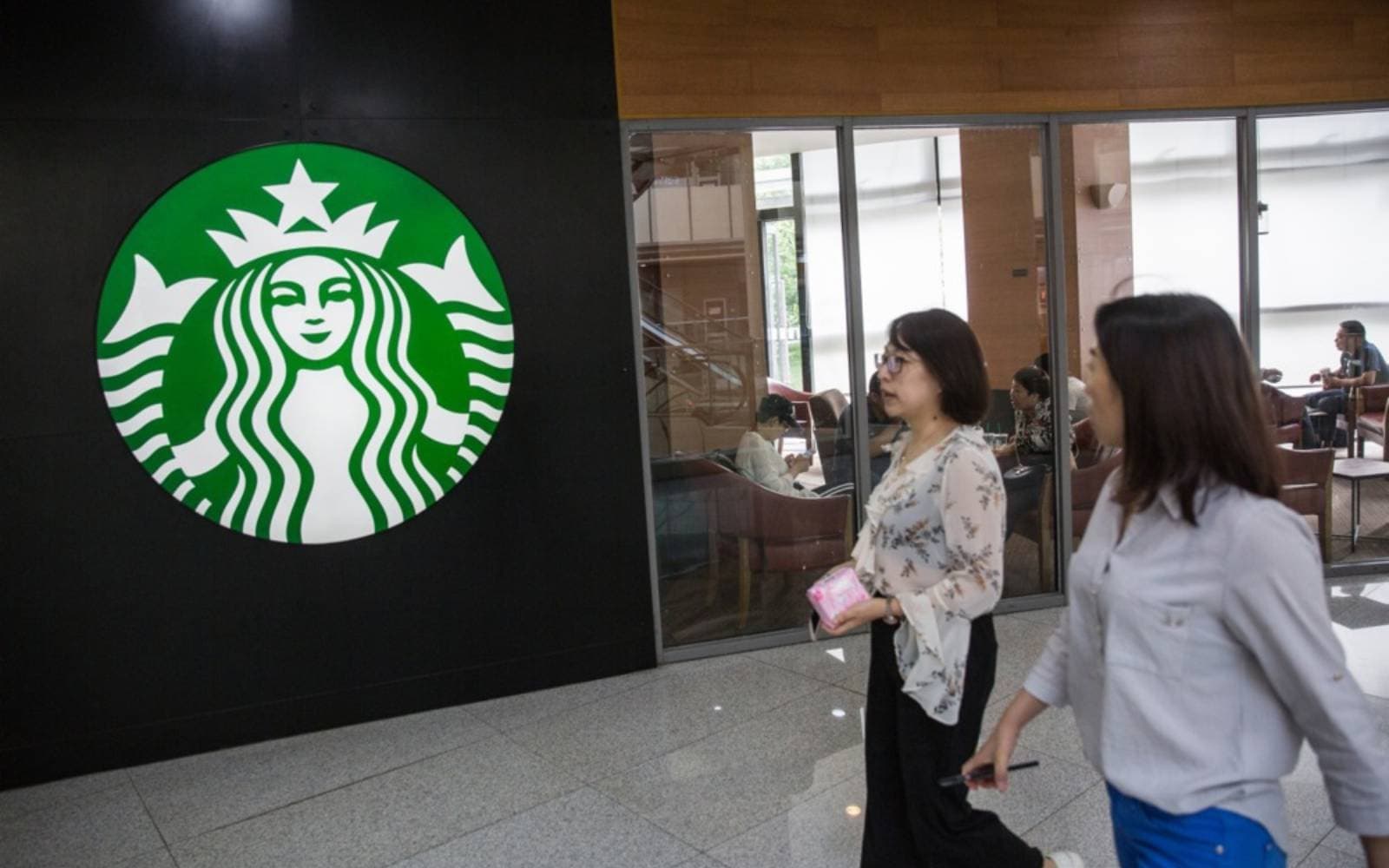 Cover Image for Starbucks Malaysia operator sees business rebound after boycotts