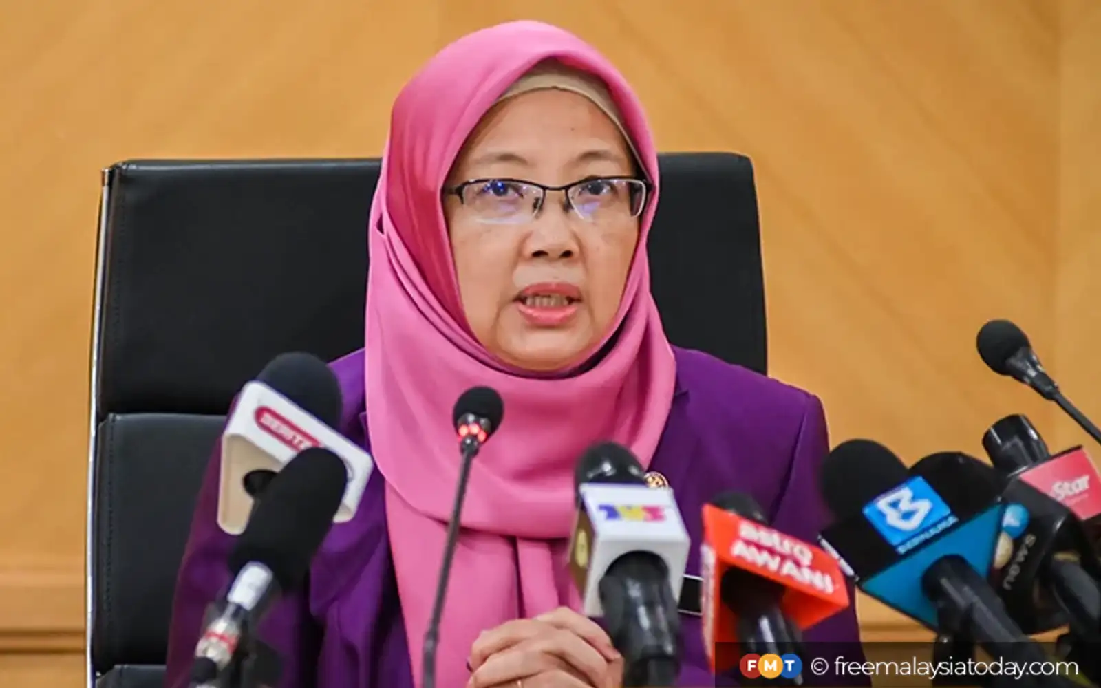 Cover Image for Kelab Penyokong Kerajaan beri amaran usah cetus ketidaktentuan politik menjelang kongres DAP