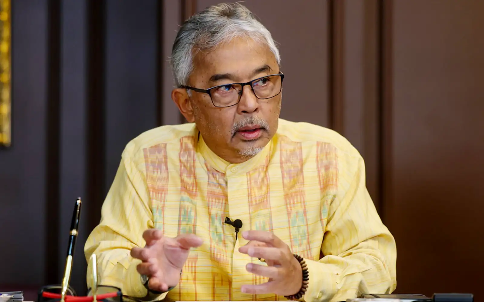 Cover Image for Act firmly but wisely over religious insults, says Pahang sultan