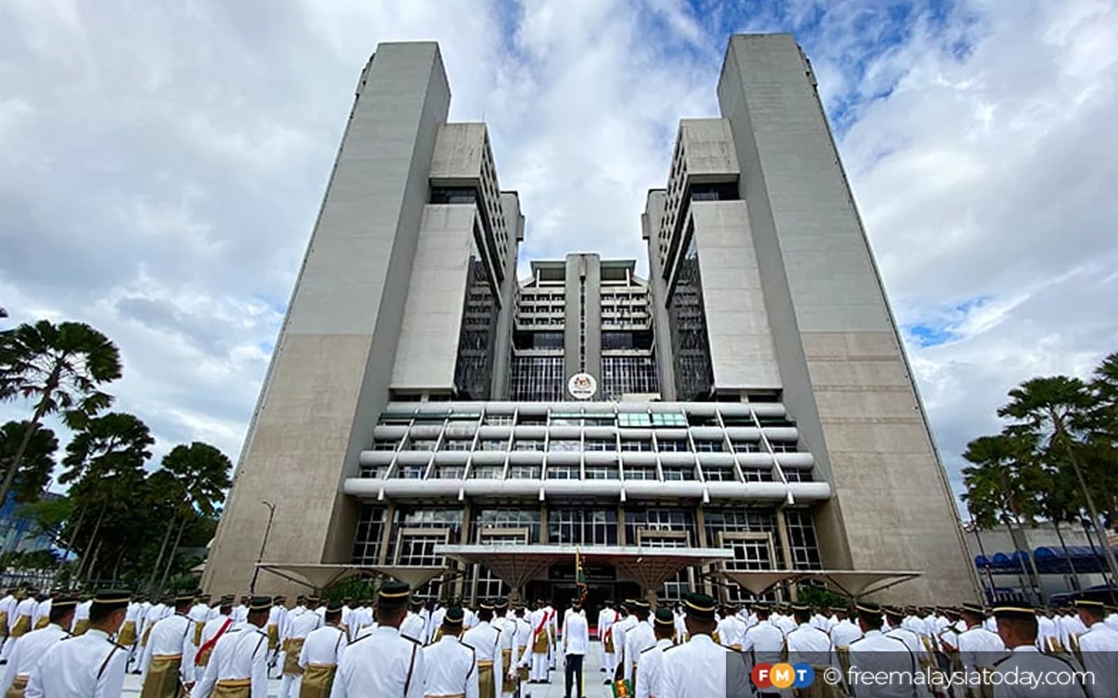 Cover Image for Kementah tegas komitmen pada undang-undang susulan laporan libat pegawai tentera