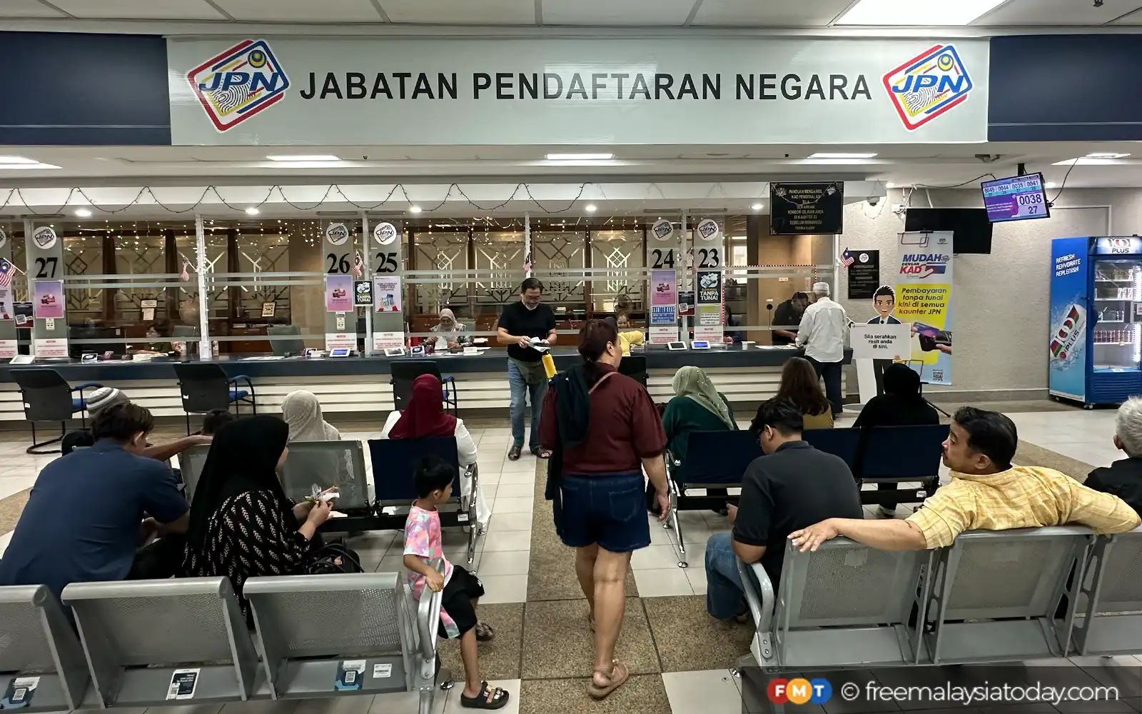 Cover Image for Applicants for PR identity cards, citizenship undergo strict vetting process, says JPN