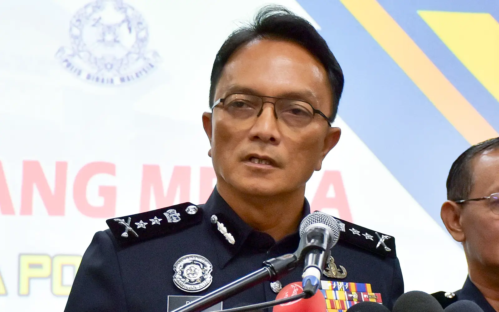 Cover Image for 3 penyamun ditembak mati, 1 polis parah ditetak