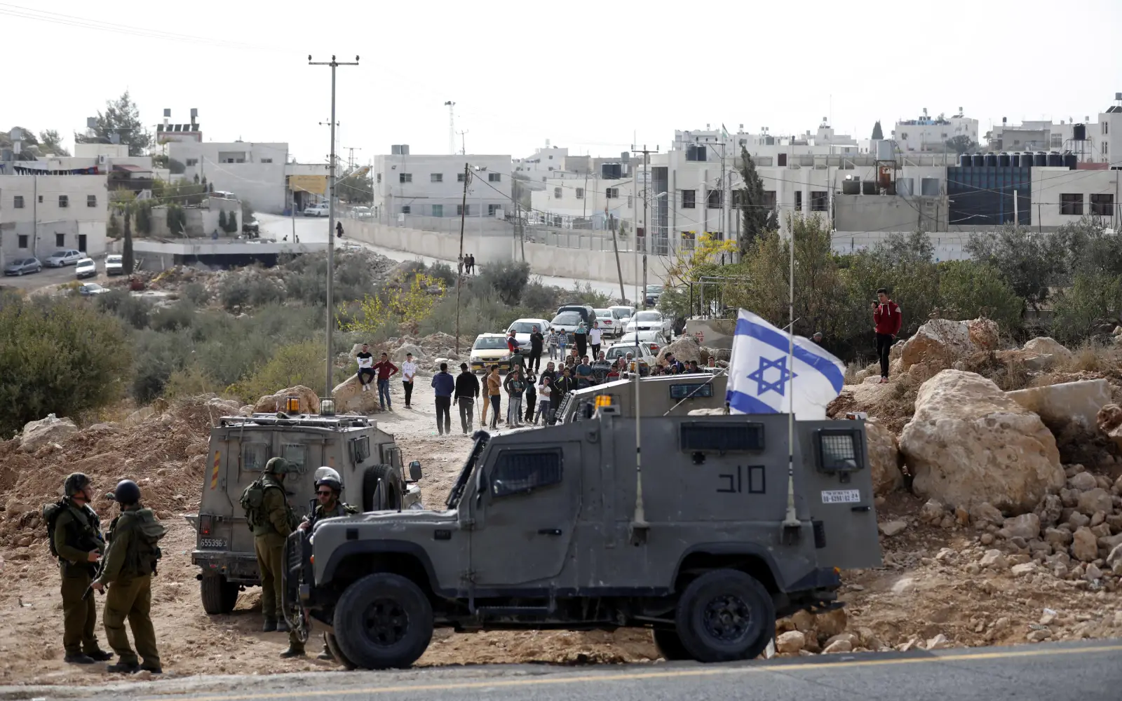 Cover Image for Israeli bulldozers in West Bank carve up hopes for Palestinian state