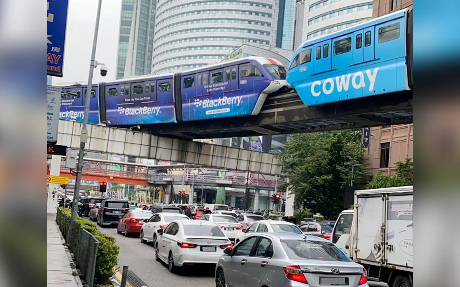 Cover Image for Perkhidmatan monorel KL terganggu akibat masalah teknikal