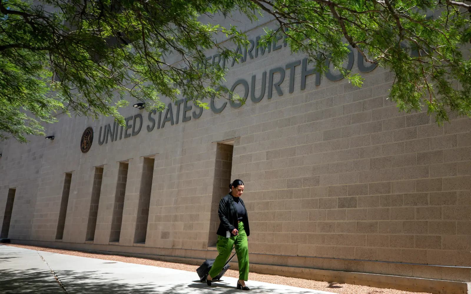 Cover Image for US judge blocks Trump admin from detaining refugees in Minnesota