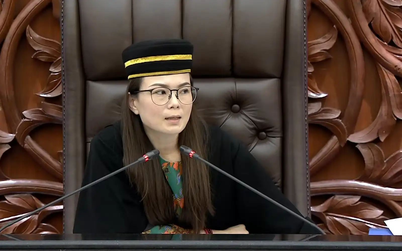 Cover Image for Cadangan kaunseling cetus kecoh, 2 Ahli Parlimen diarah keluar Dewan