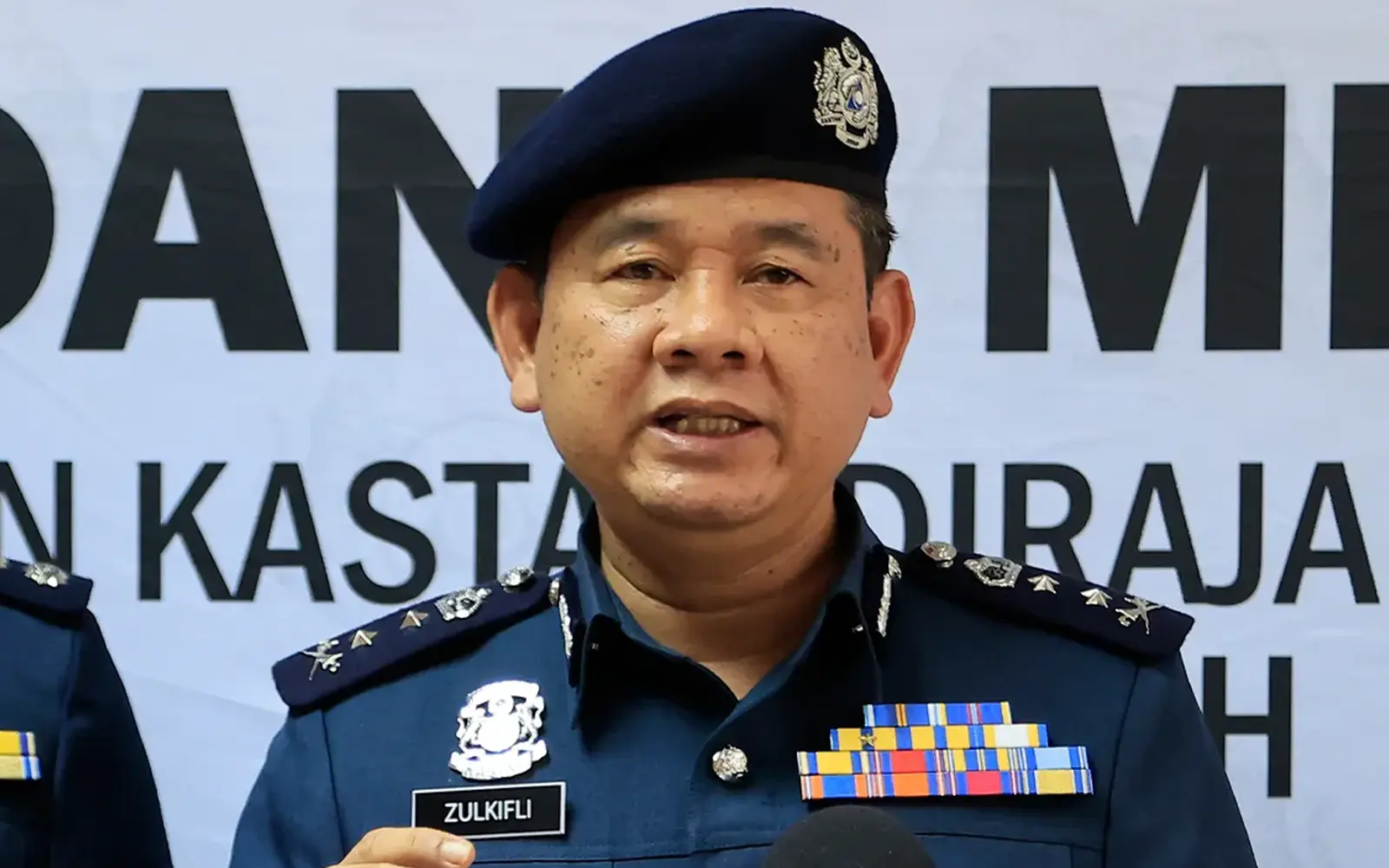 Cover Image for Kastam laksana pusingan kerja di KLIA