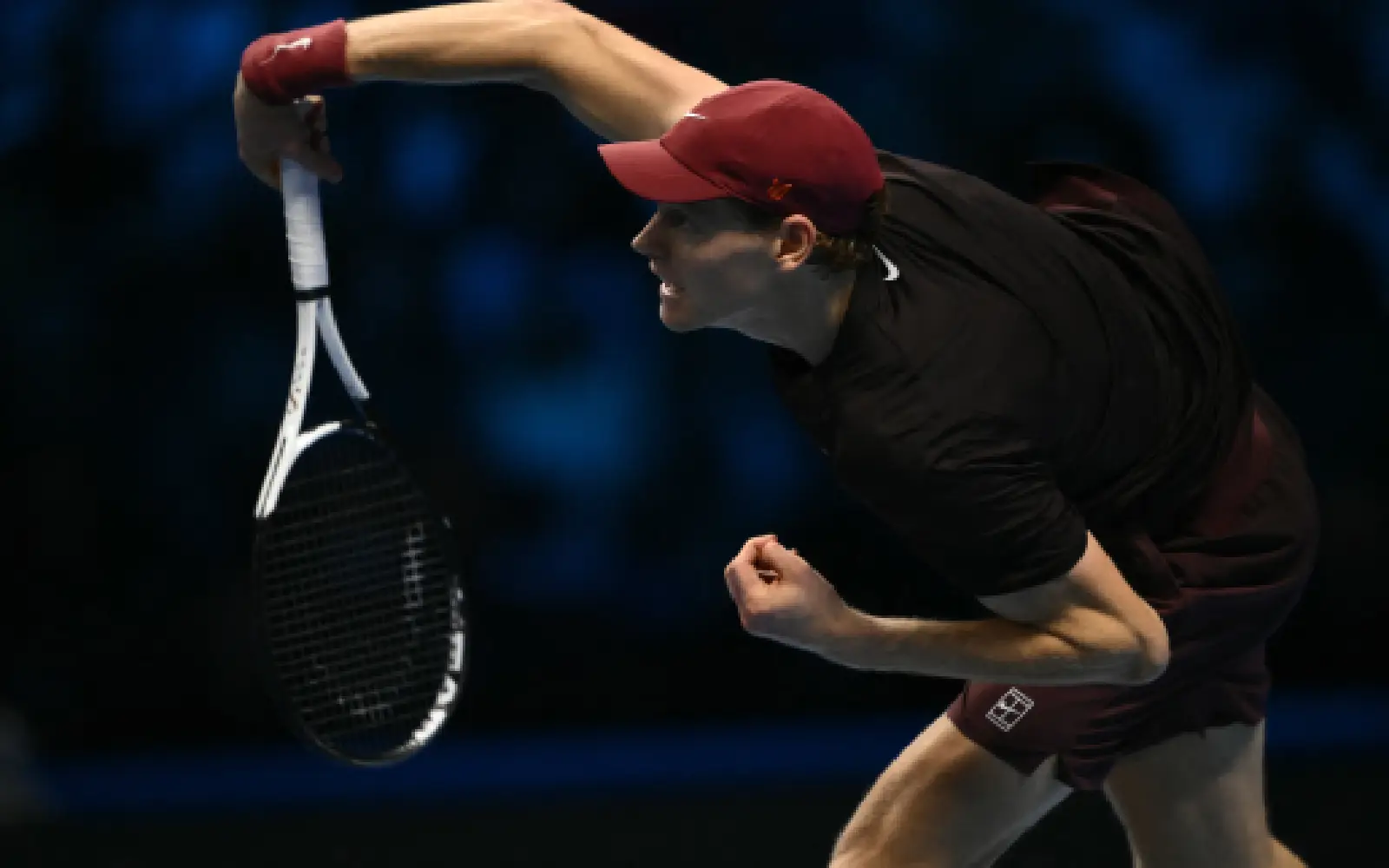 Cover Image for Sinner beats De Minaur to reach ATP Finals title match