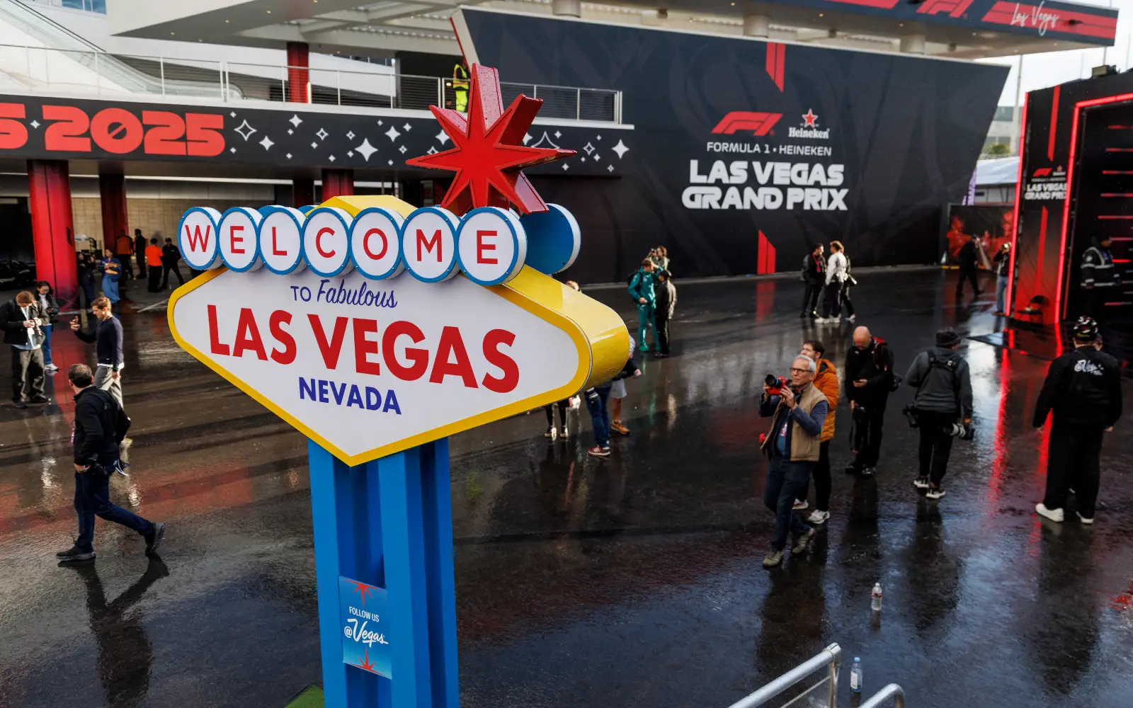 Cover Image for Sold-out Las Vegas GP shows F1 ‘at its best’
